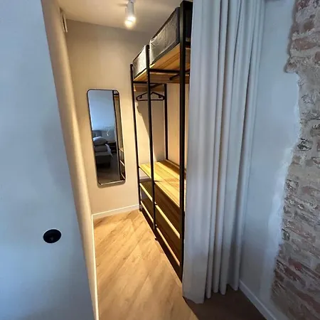 B34 Loft Apartment *